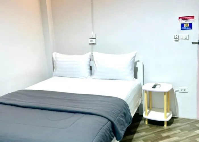 Hostel The Alex