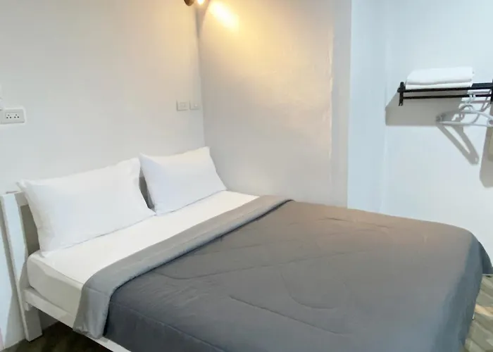 Hostel The Alex